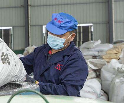 Hand in hand – mesh bags factory director feelings